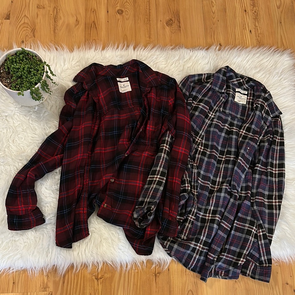 Bundle of American eagle flannels. Size small